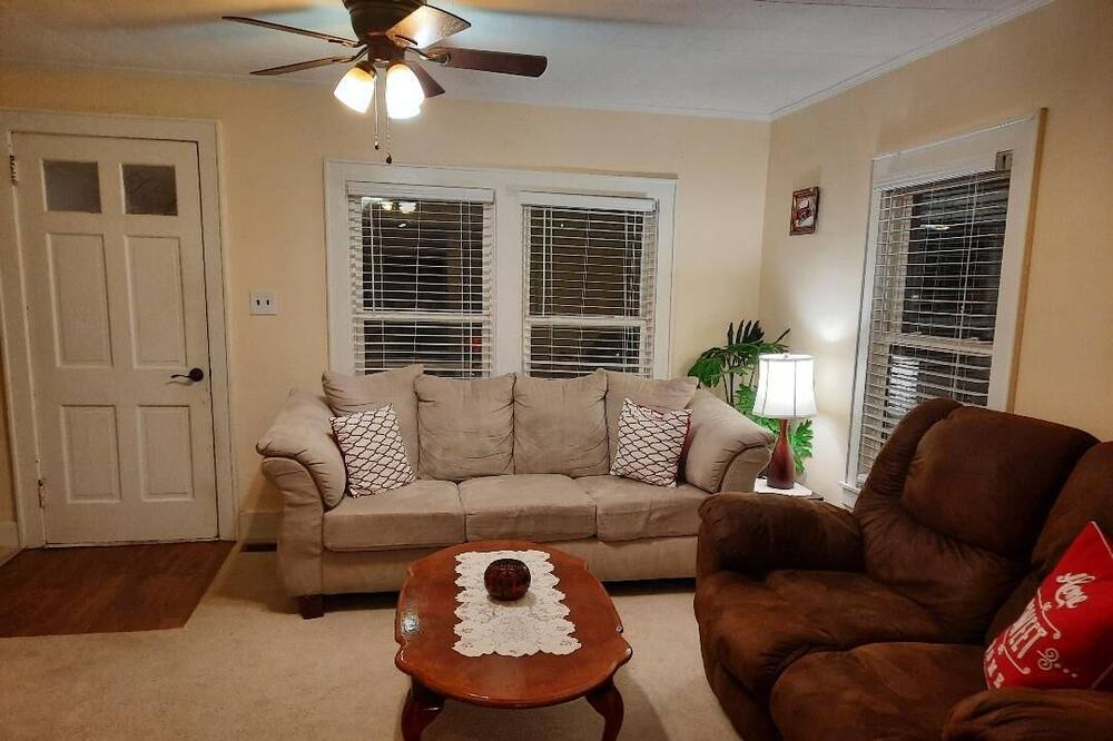 Photo of Livingroom in Southwest Raleigh