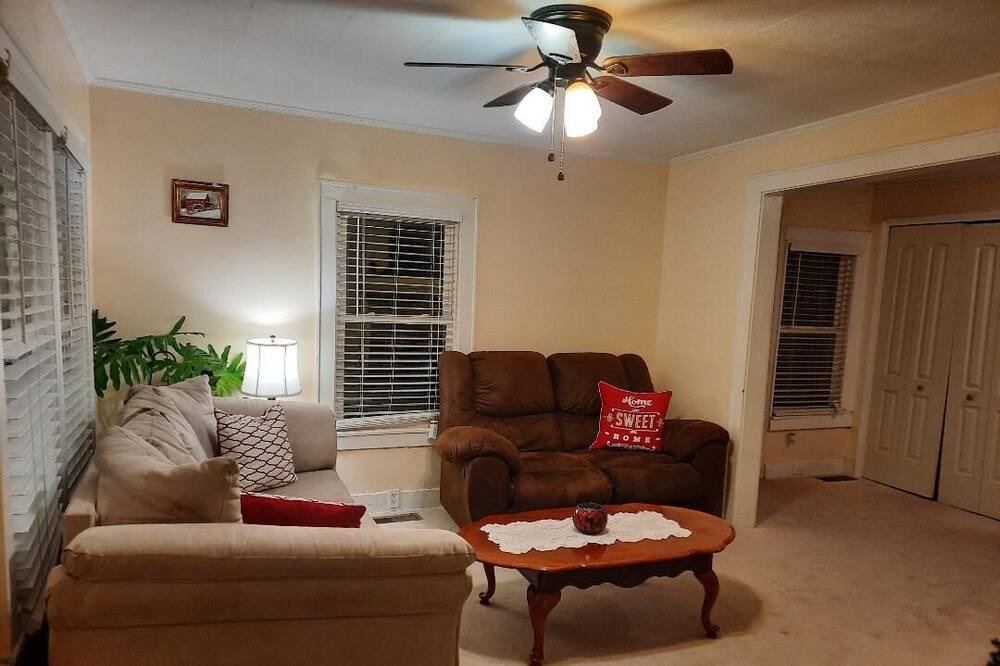 Photo of Livingroom in Southwest Raleigh