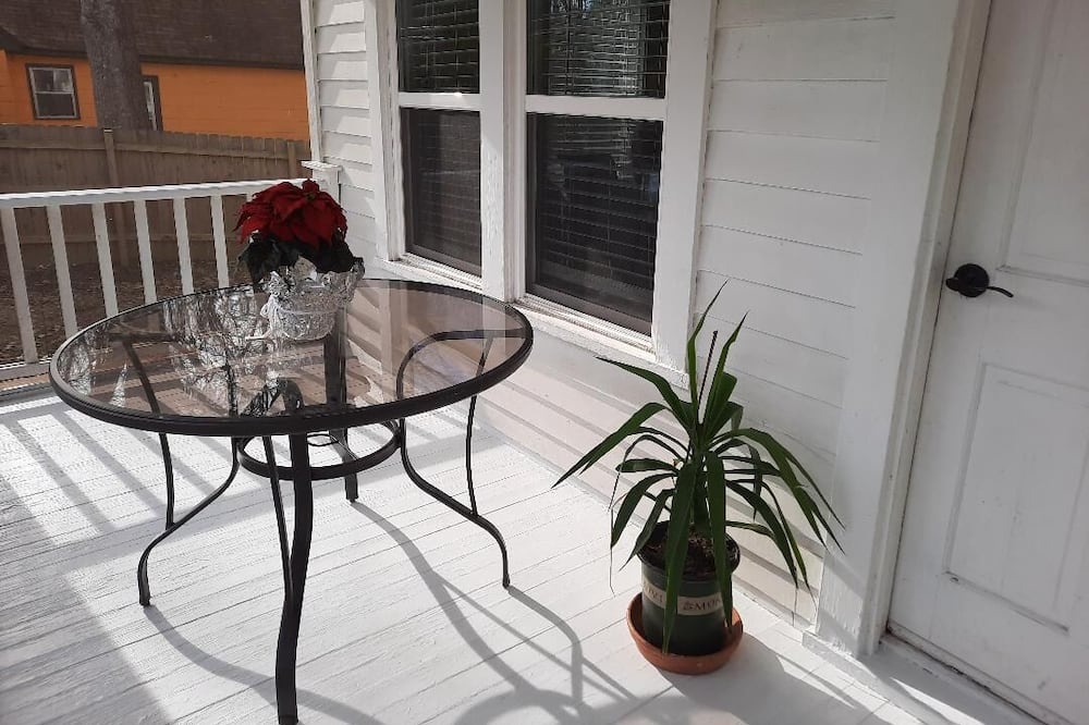 Photo of Patio Balcony in Southwest Raleigh