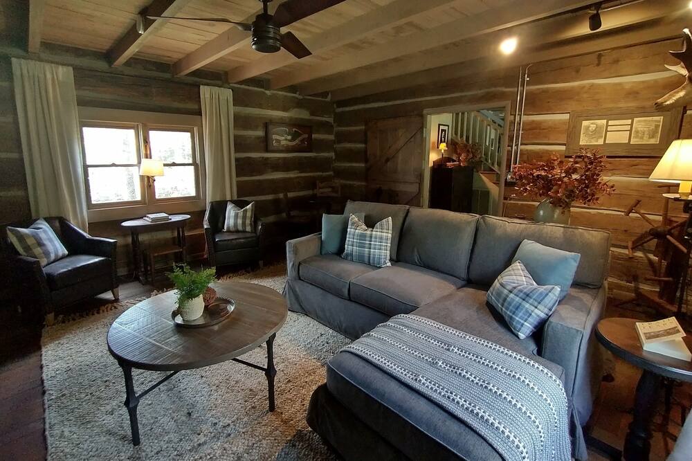 Photo of Bedroom in Robbinsville