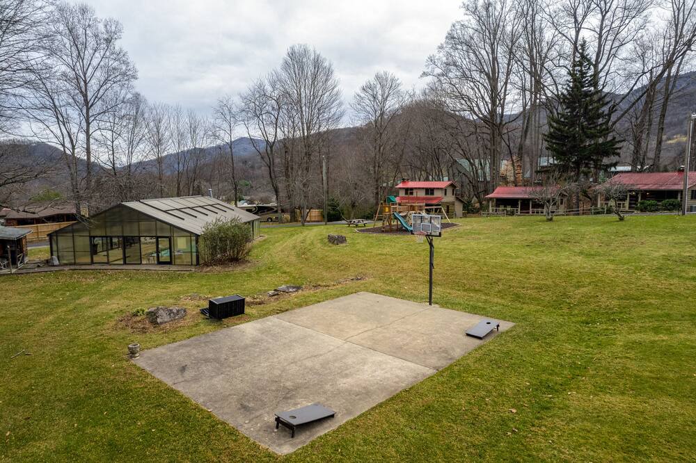 Photo of Others in Maggie Valley