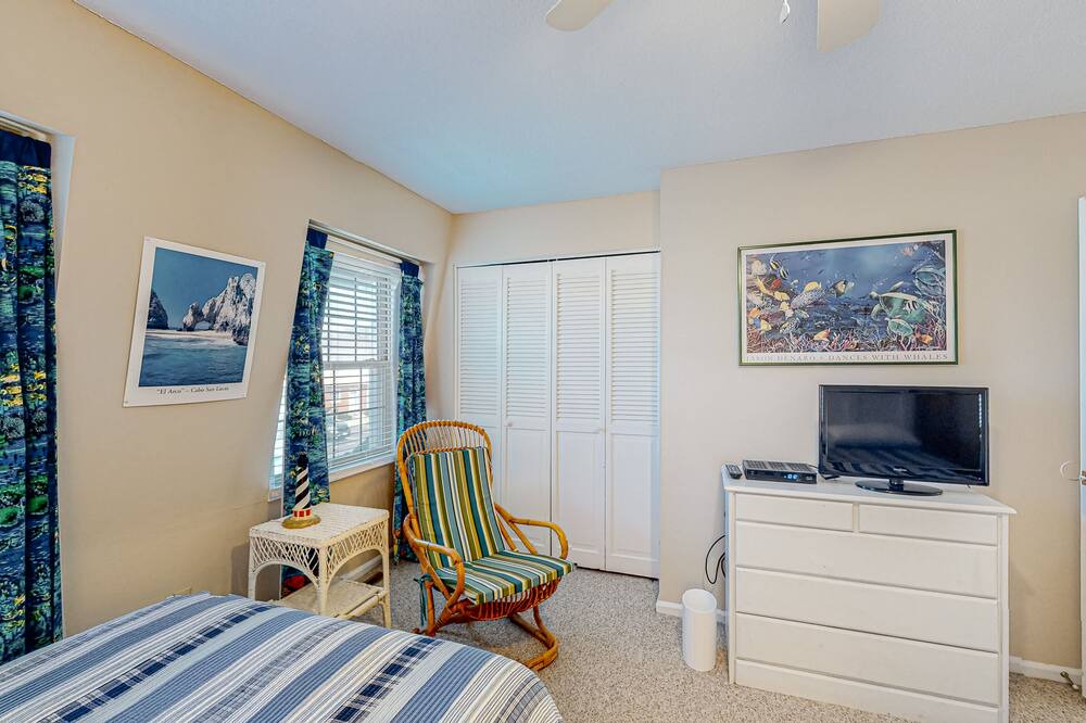 Photo of Others in Pine Knoll Shores