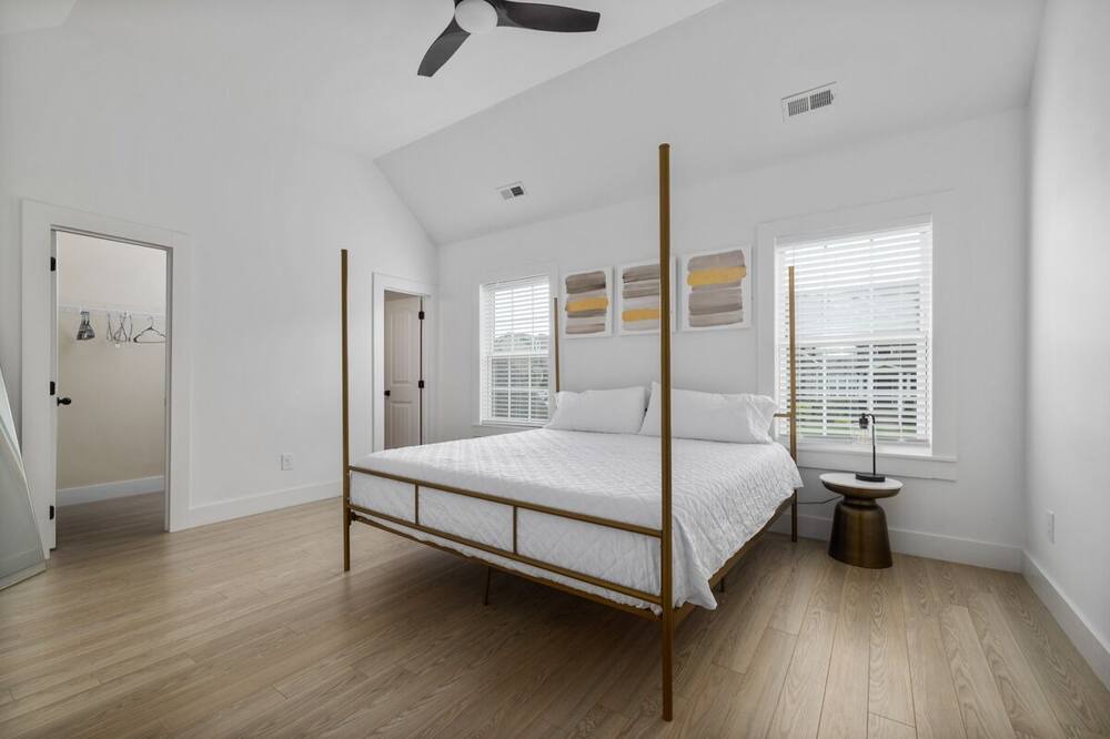 Photo of Bedroom in Rolesville