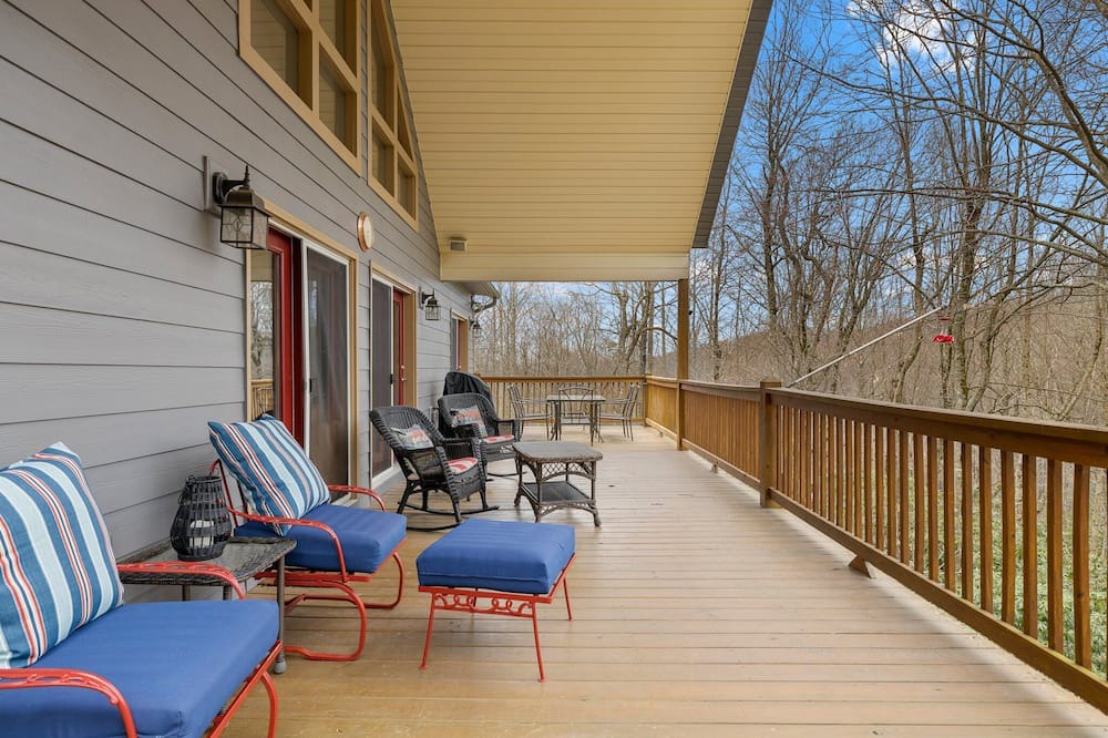 Photo of Patio Balcony in Wolf Laurel