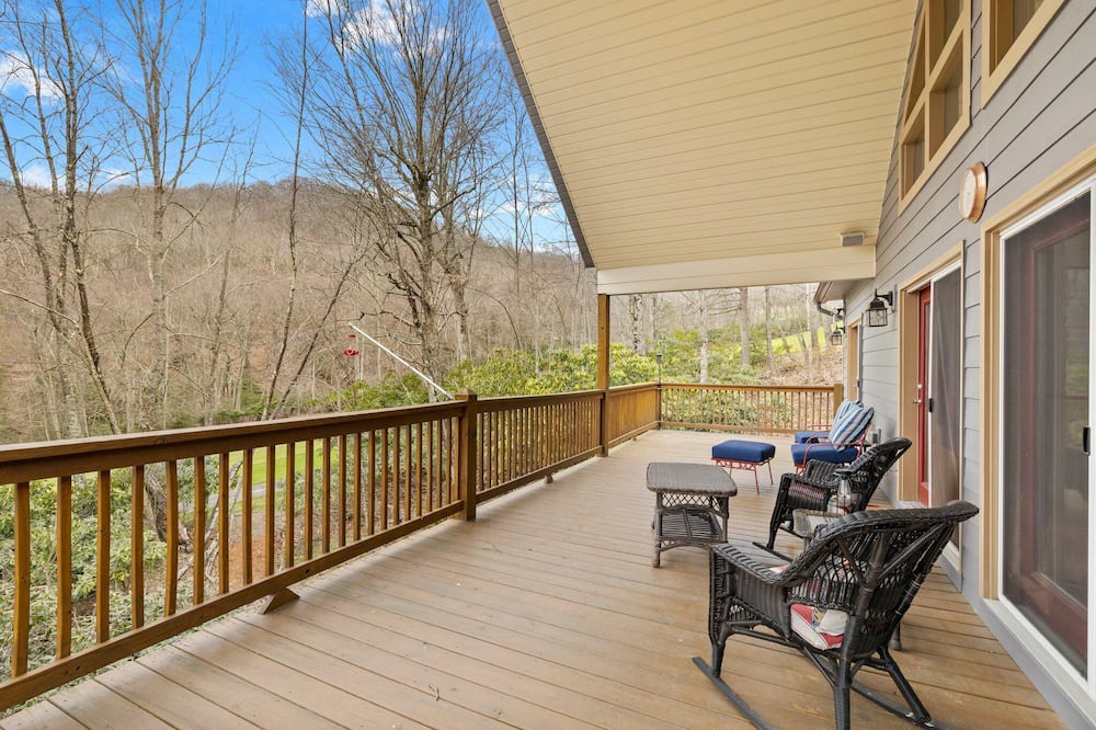 Photo of Patio Balcony in Wolf Laurel
