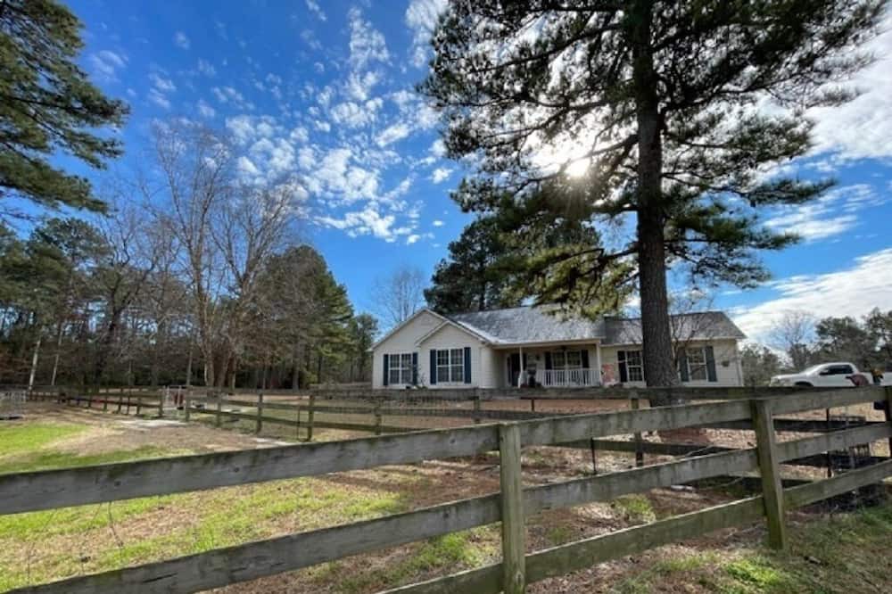 Photo of Outdoor in West End