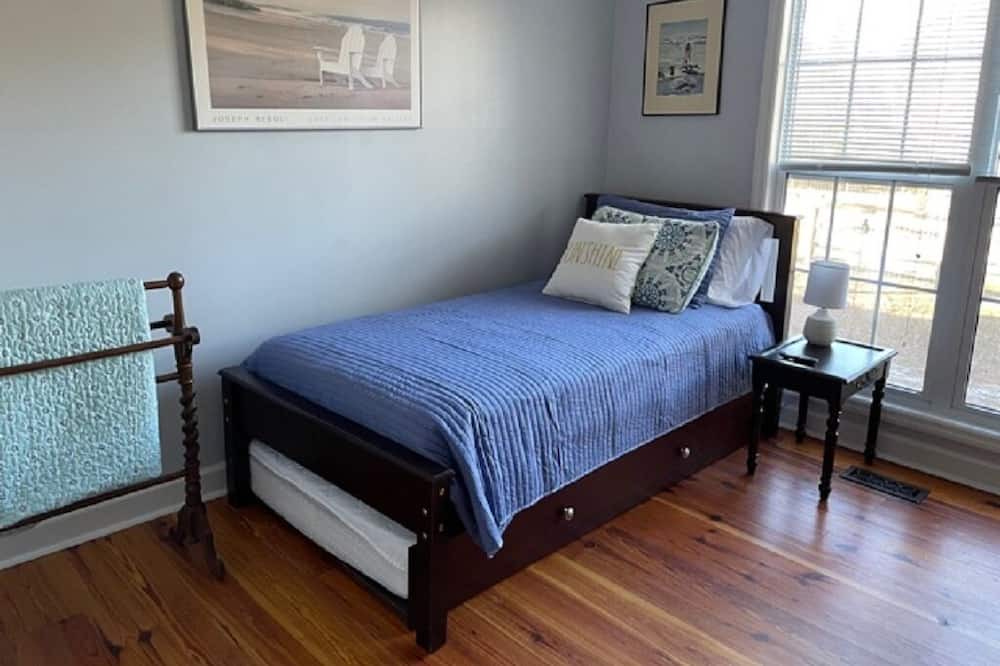 Photo of Bedroom in West End