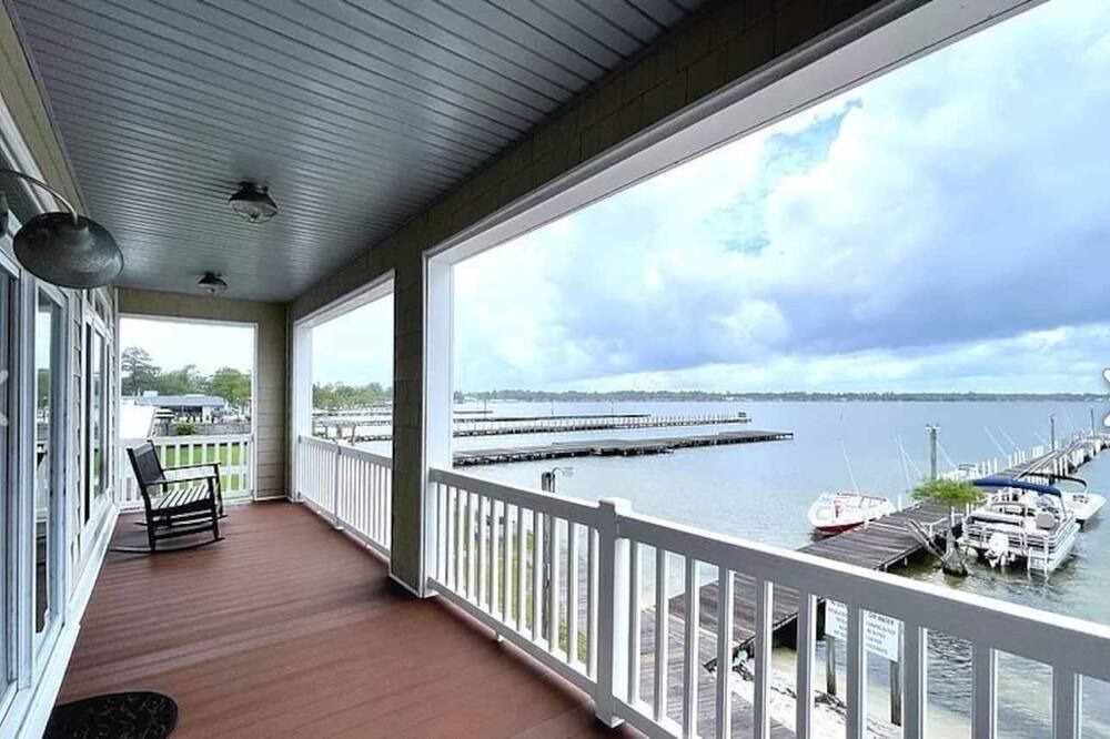 Photo of Patio Balcony in White Lake
