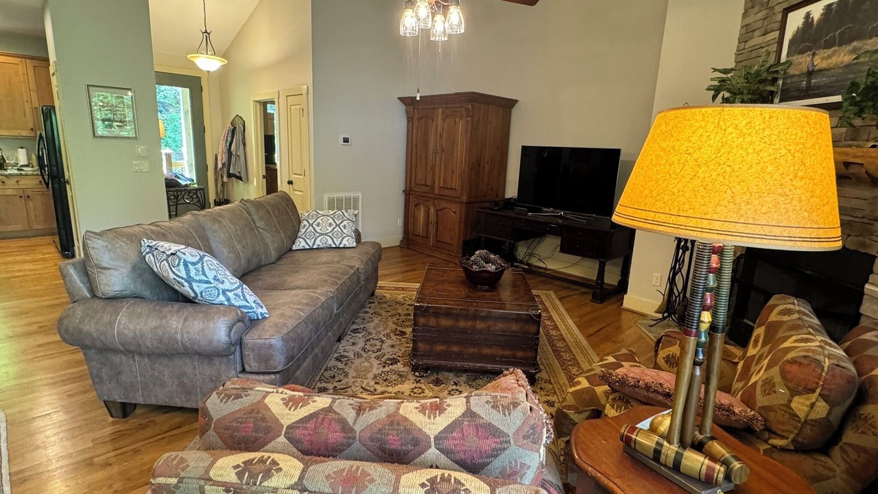 Photo of Livingroom in Bear Lake Reserve