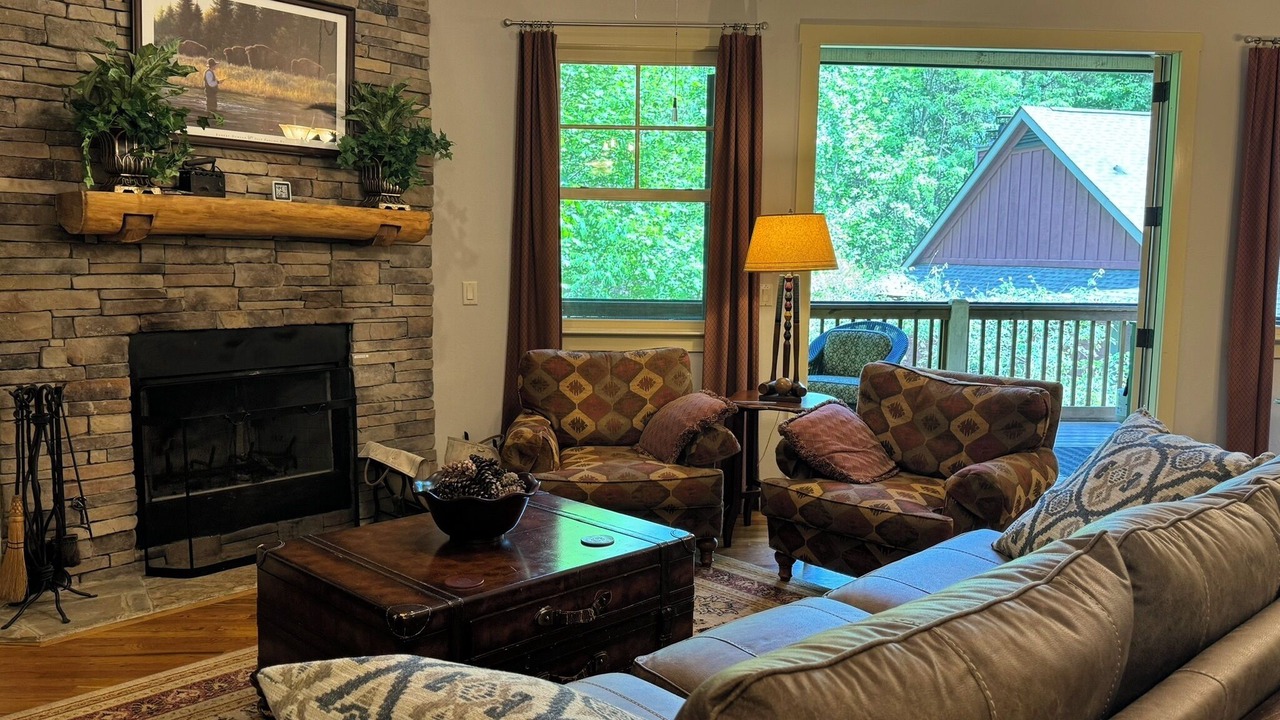 Photo of Livingroom in Bear Lake Reserve