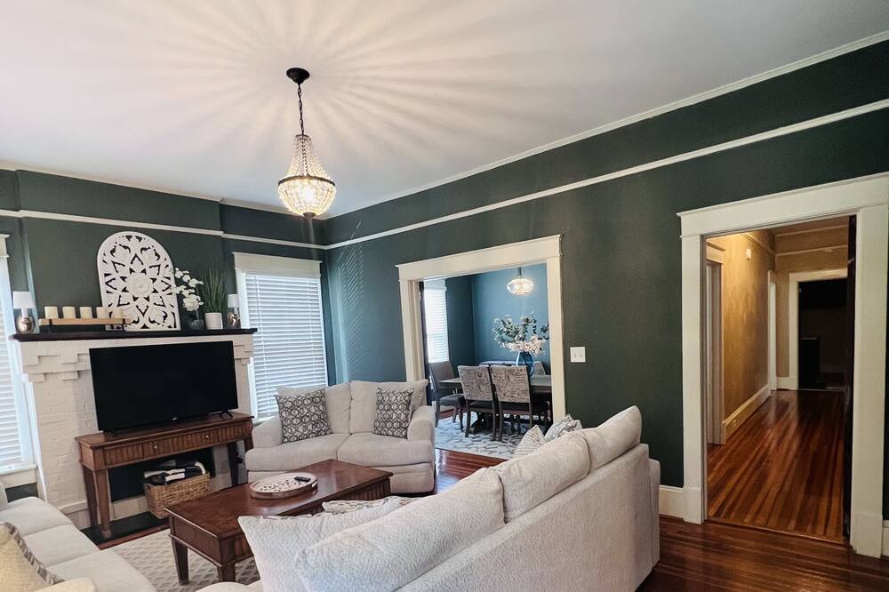 Photo of Livingroom in Jonesville