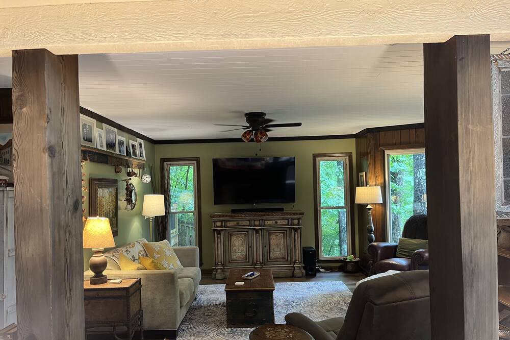 Photo of Livingroom in Hoover