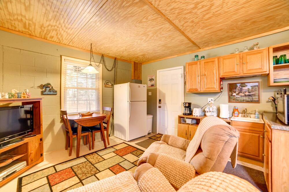 Photo of Livingroom in New Concord
