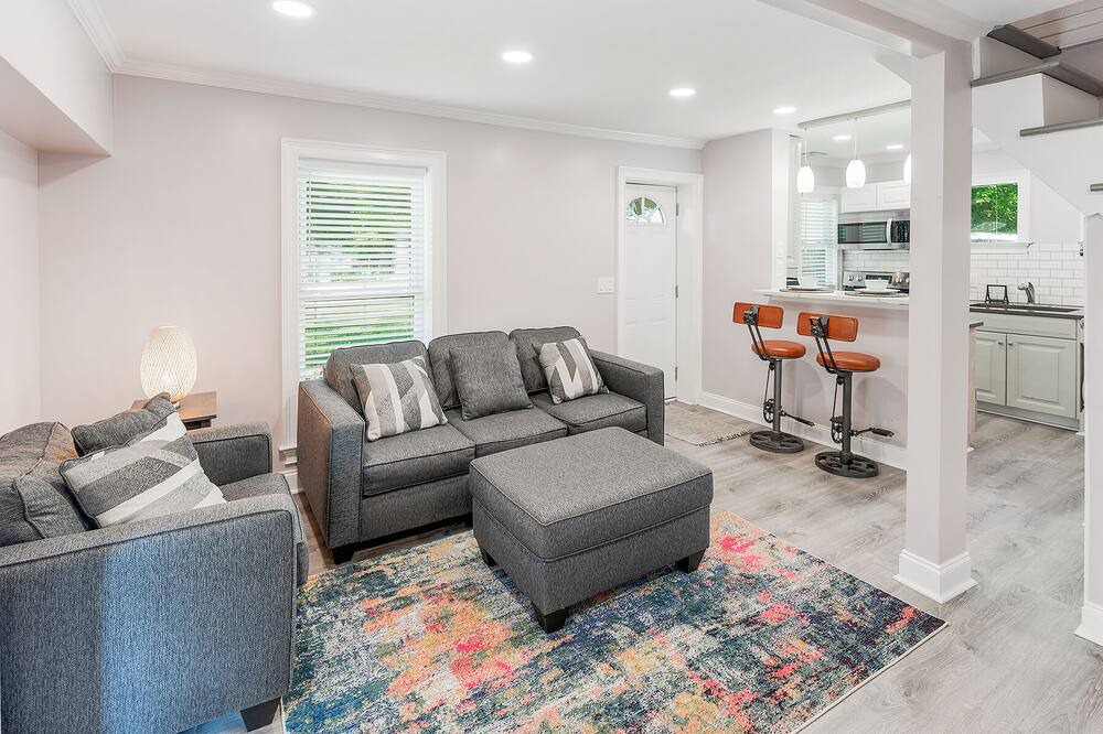 Photo of Livingroom in Belmont