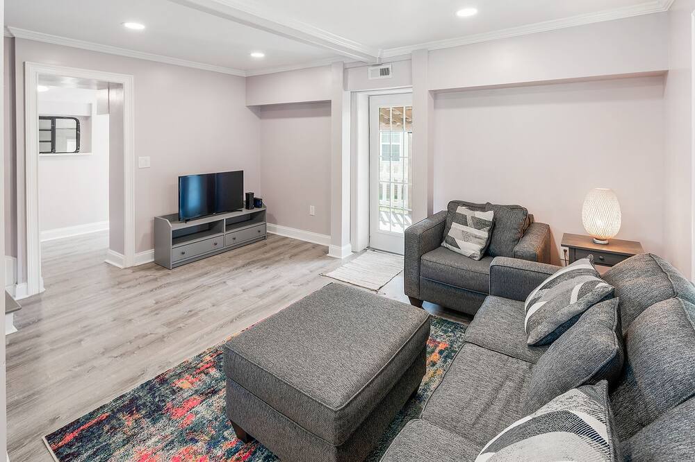 Photo of Livingroom in Belmont