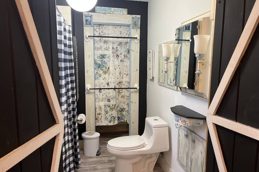 Photo of Bathroom in Gerton