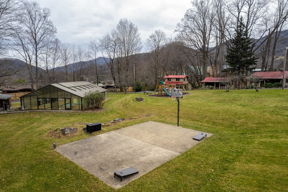 Photo of Others in Maggie Valley