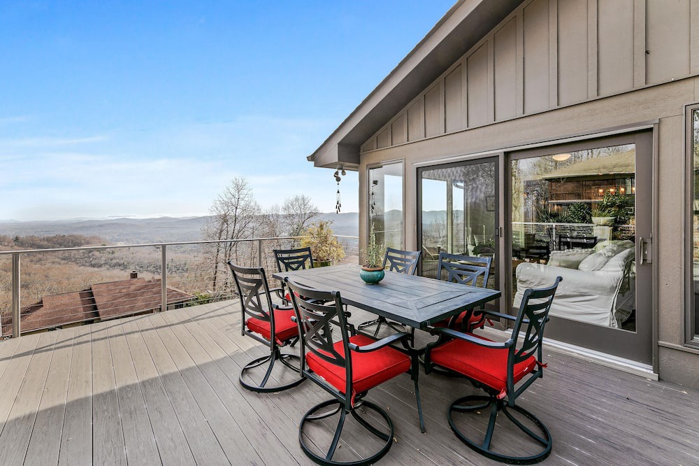 Photo of Patio Balcony in Laurel Park