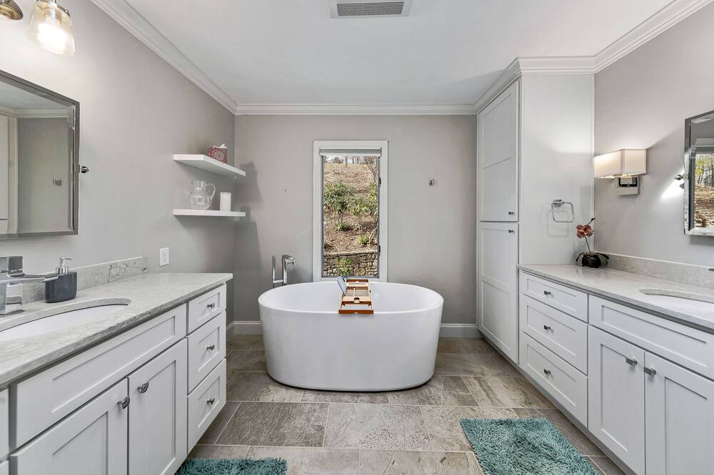 Photo of Bedroom in Laurel Park