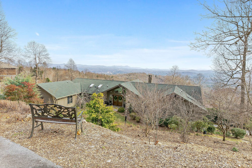 Photo of Outdoor in Laurel Park