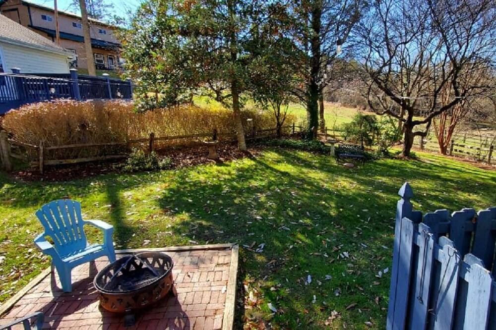 Photo of Outdoor in Mars Hill