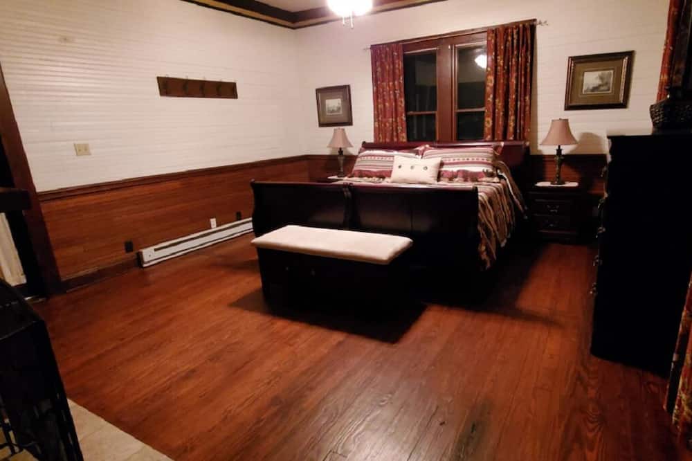Photo of Bedroom in Mars Hill