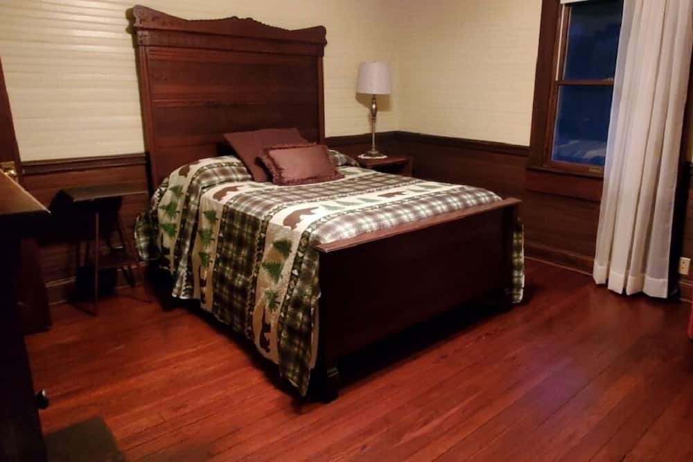 Photo of Bedroom in Mars Hill
