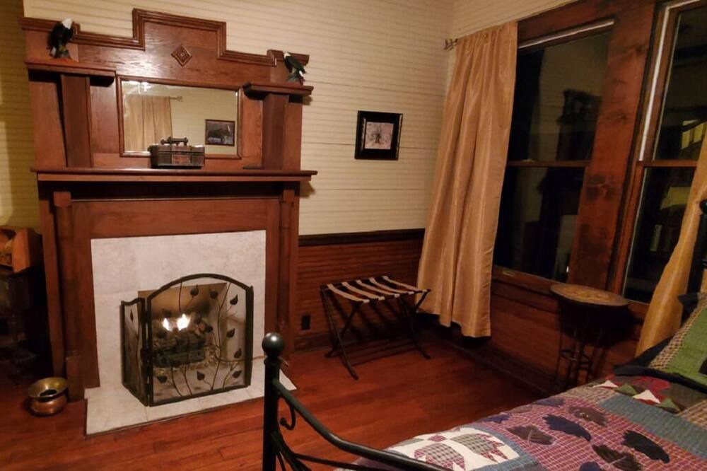 Photo of Bedroom in Mars Hill