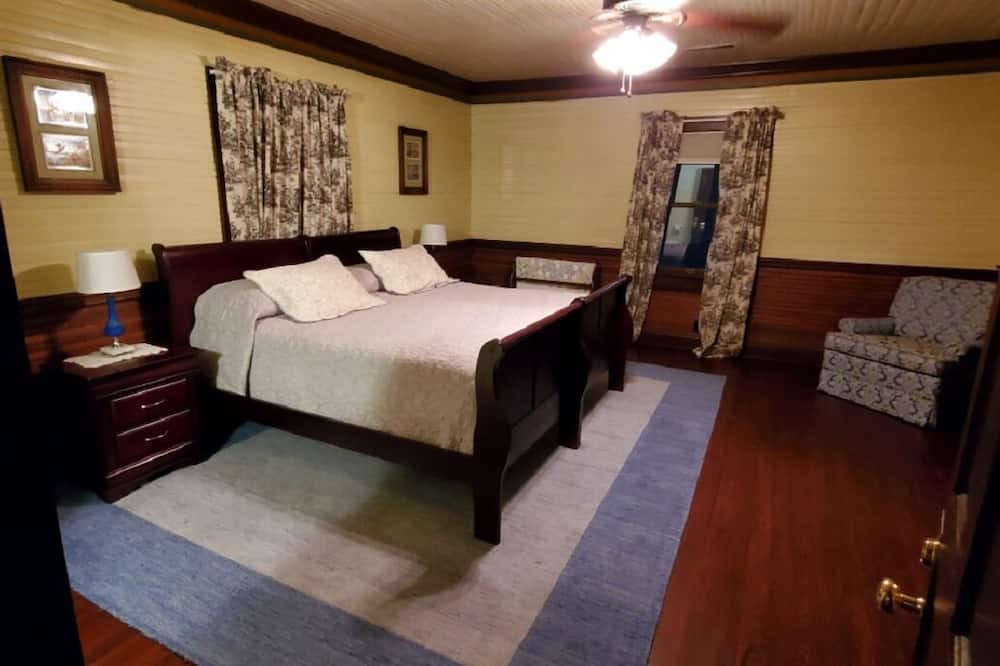 Photo of Bedroom in Mars Hill