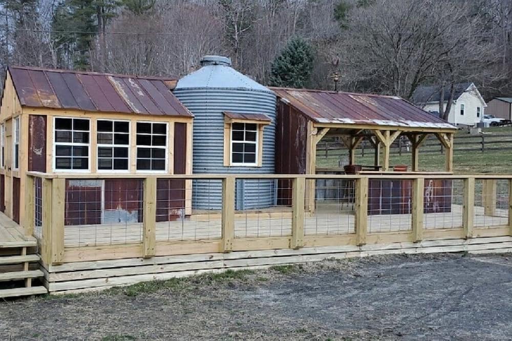 Photo of Outdoor in Mars Hill