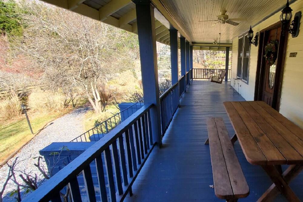 Photo of Patio Balcony in Mars Hill