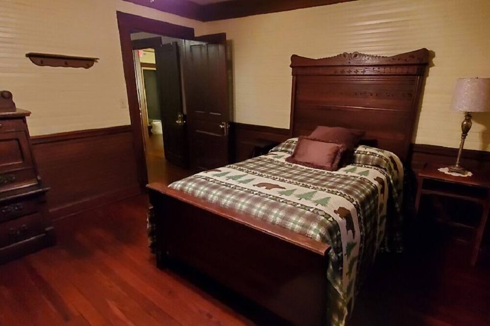 Photo of Bedroom in Mars Hill