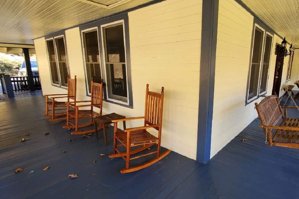 Photo of Patio Balcony in Mars Hill