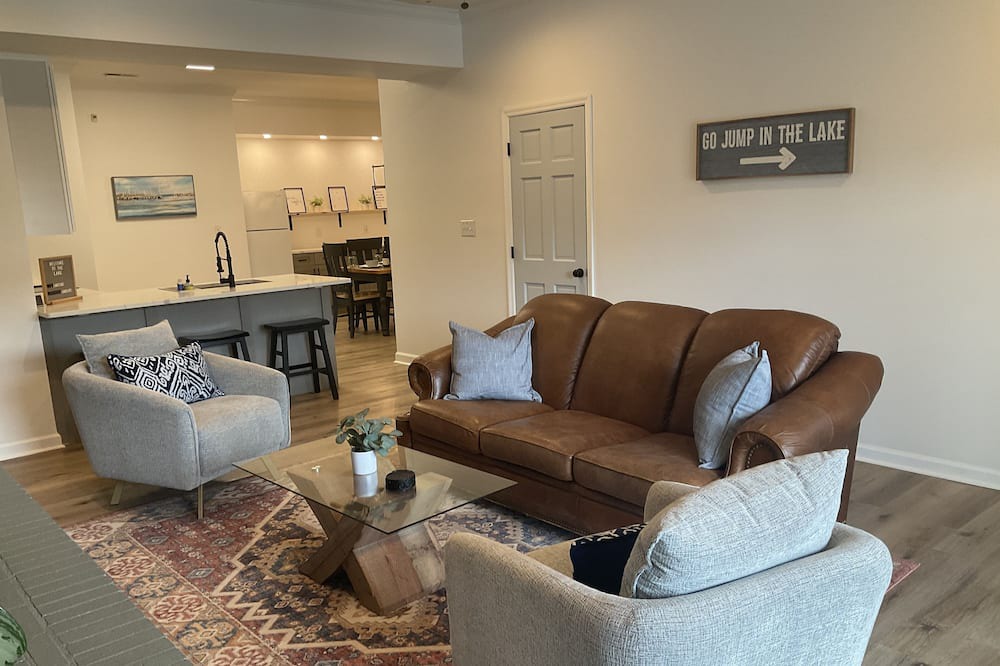 Photo of Livingroom in Dixie - Berryhill