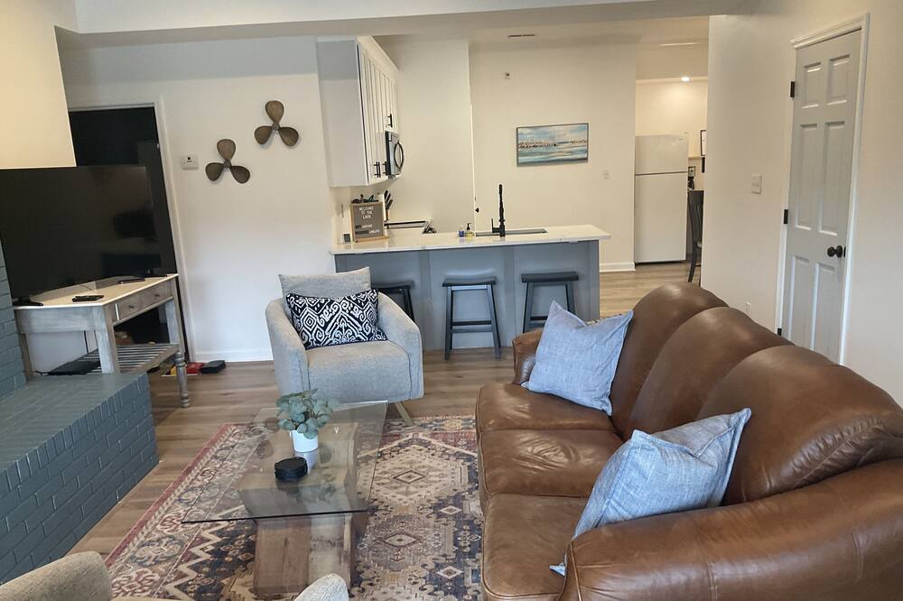 Photo of Livingroom in Dixie - Berryhill