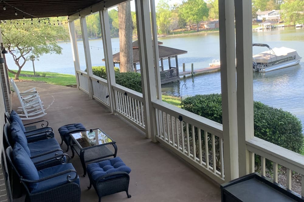 Photo of Outdoor in Dixie - Berryhill
