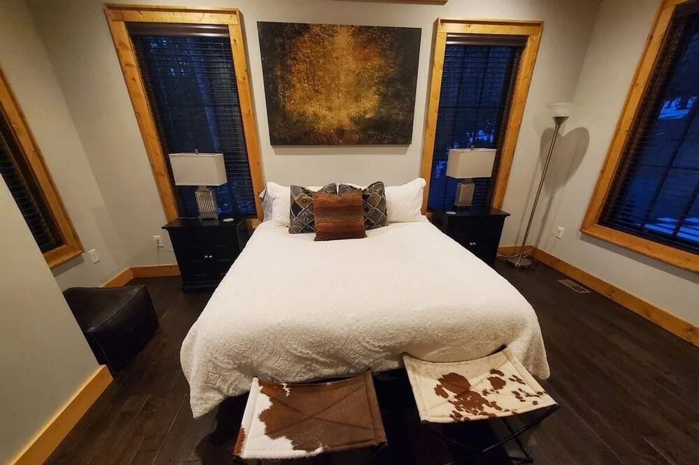 Photo of Bedroom in Glenville