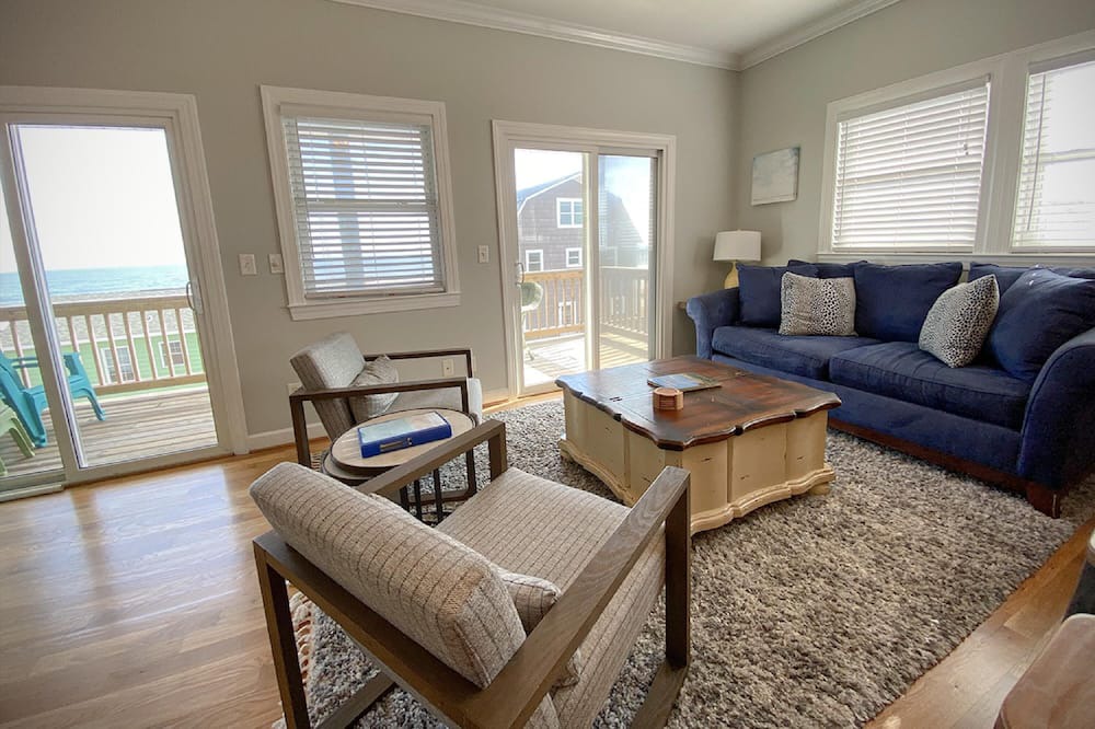Photo of Livingroom in North Topsail Beach