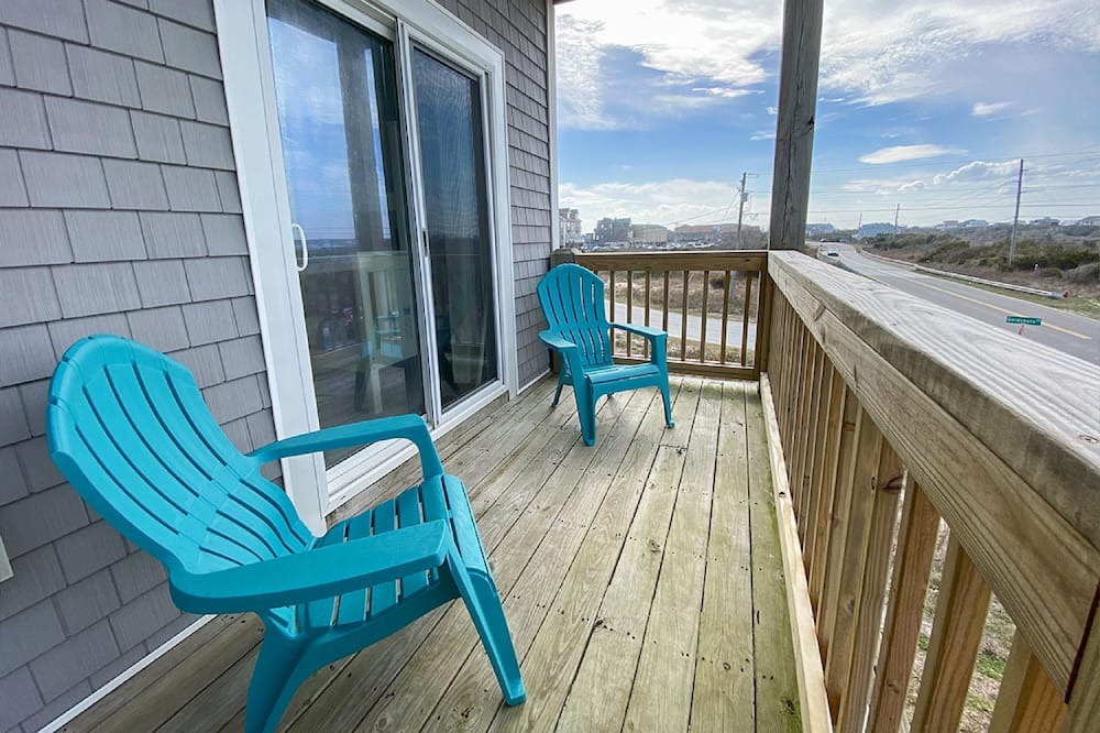 Photo of Patio Balcony in North Topsail Beach