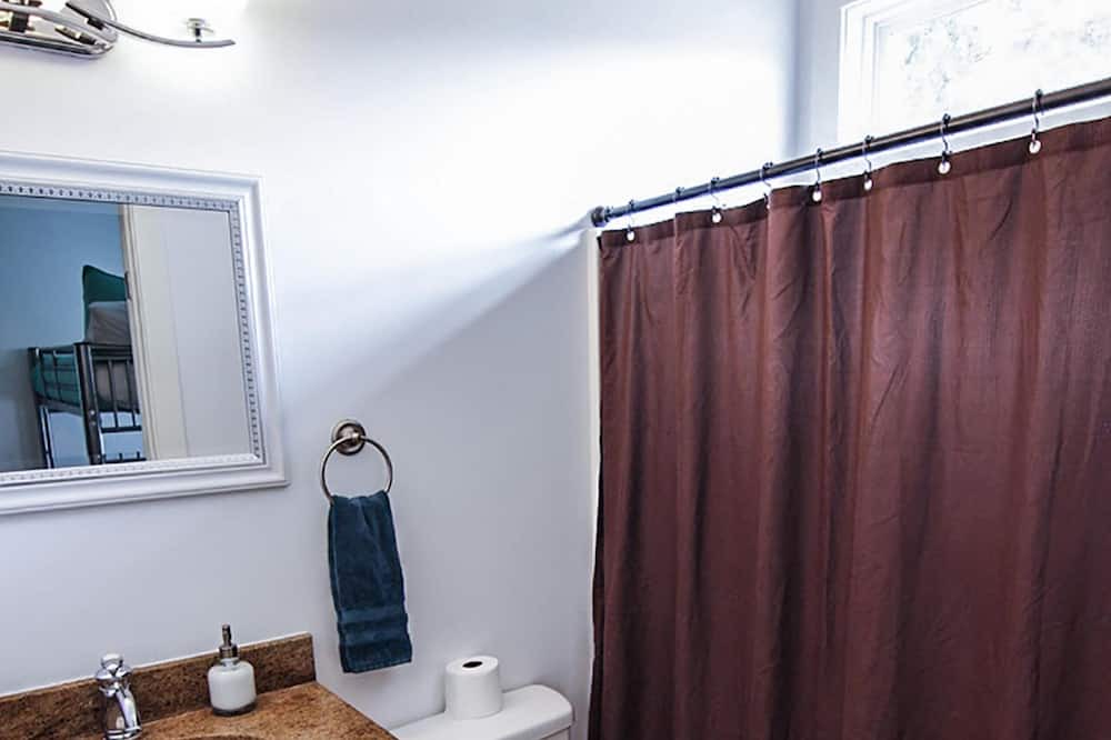 Photo of Bathroom in Wilmington Beach