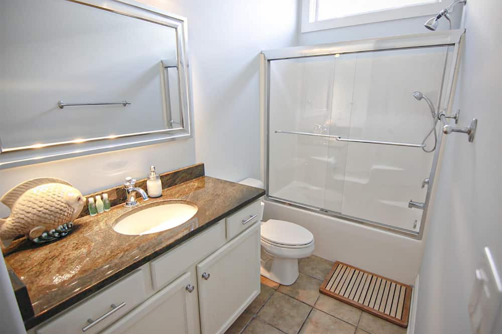 Photo of Bathroom in Wilmington Beach