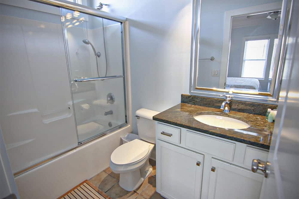 Photo of Bathroom in Wilmington Beach