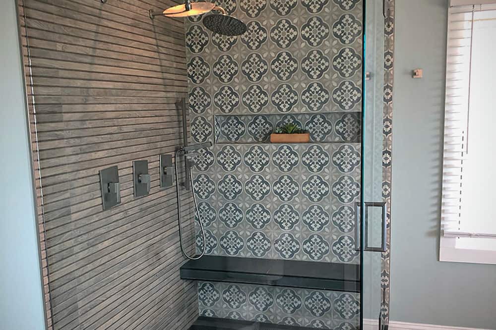 Photo of Bathroom in Shell Island
