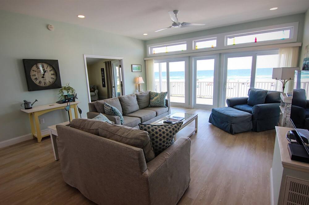 Photo of Livingroom in Shell Island