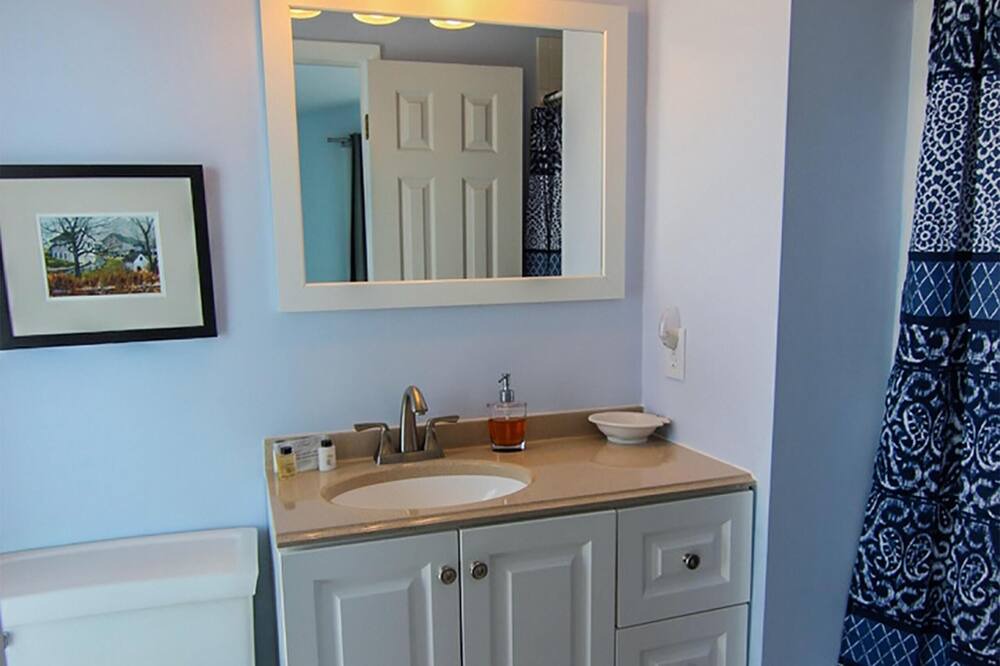 Photo of Bathroom in Shell Island
