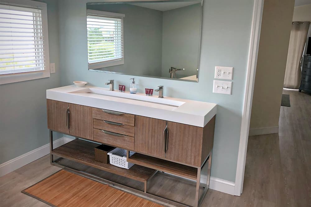 Photo of Bathroom in Shell Island