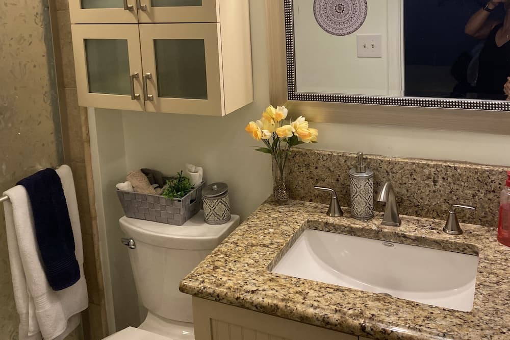 Photo of Bathroom in Raintree