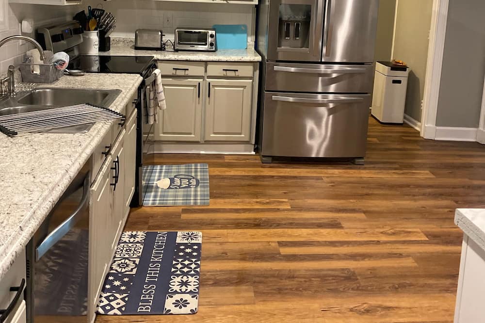 Photo of Kitchen in Raintree