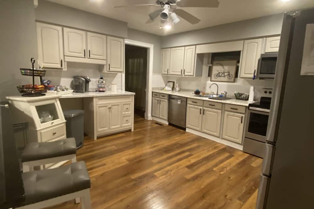 Photo of Kitchen in Raintree