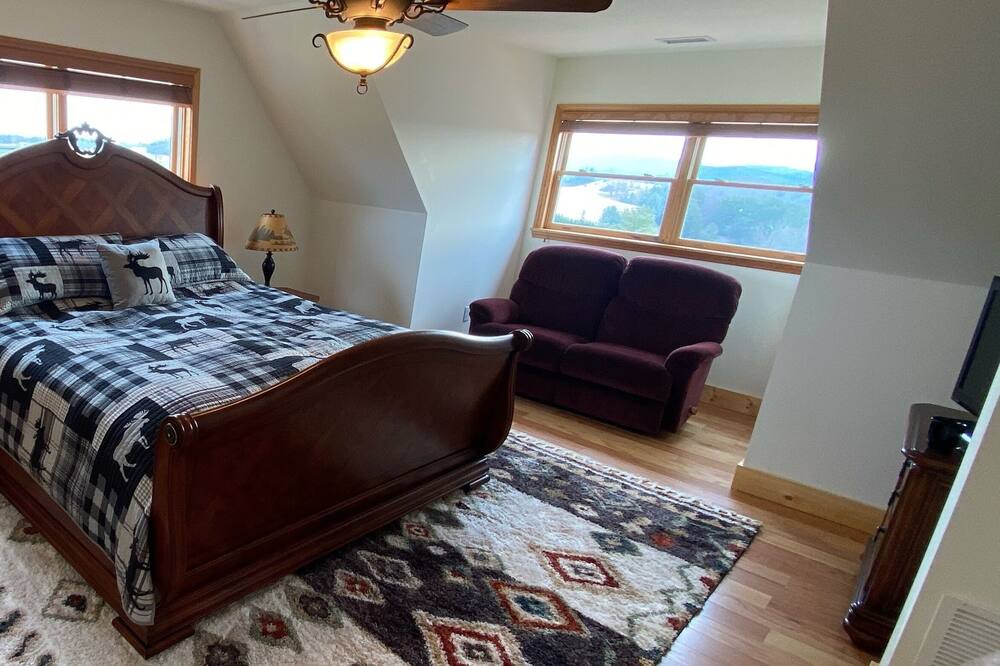 Photo of Bedroom in Piney Creek